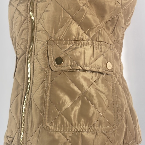 Louise Paris, Medium, Quilted, Tan Vest, Gold accents, winter, fall - Picture 5 of 10